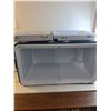 Image 2 : * Rubbermaid XL Cooler on Wheels - PICK UP ONLY