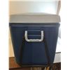 Image 3 : * Rubbermaid XL Cooler on Wheels - PICK UP ONLY