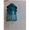 Image 3 : (4) Glass Insulators/ Vase