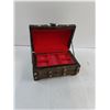 Image 3 : Vintage Wooden Jewelry Box - 7.5 x 5.5 x 4.5"