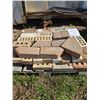Image 1 : Pallet of Assorted Bricks