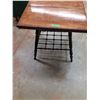 Image 1 : Wooden Table 28" x 28" - PICK UP ONLY