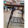 Image 3 : Wooden Table 28" x 28" - PICK UP ONLY