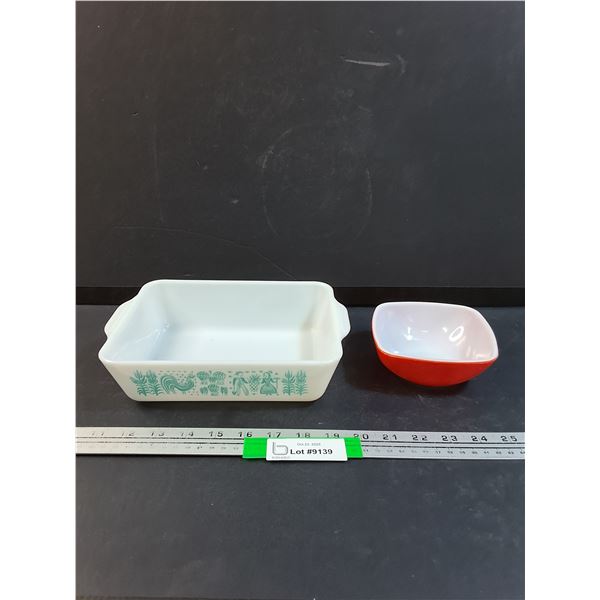 PYREX Amish Butterprint 1.5qt Casserole Dish & PYREX Refrigerator Dish (red)