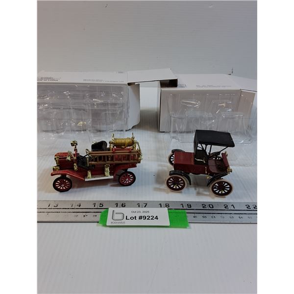 (2) Die Cast Models (1:32 Scale) - 1914 Ford Model T Ford Engine & 1904 Oldsmobile Roundabout
