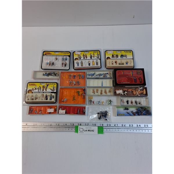 HO Scale Train Figurines - Various