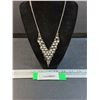 Image 1 : Rhinestone Pearl Necklace