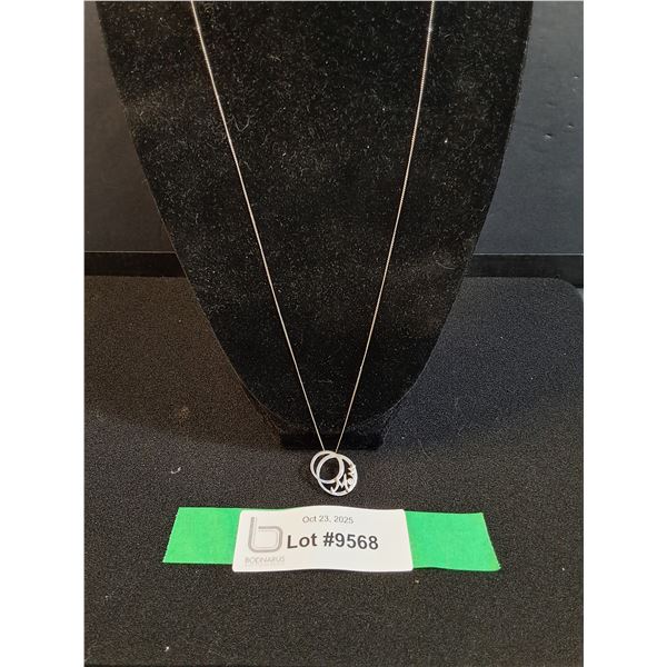 ^ White Gold Necklace 14kt & Mom Pendant 10kt w/Diamond