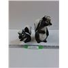 Image 1 : Artline Brand Weighted Skunk Outdoor Figurine Family - 7" & 4" Tall