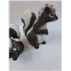 Image 3 : Artline Brand Weighted Skunk Outdoor Figurine Family - 7" & 4" Tall