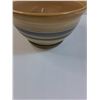 Image 3 : Vintage Pottery Mixing Bowl by Ross - 9" x 5"
