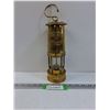 Image 1 : E. Thomas & Williams Kerosene Miners Lamp - 10" Tall