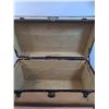Image 4 : * Vintage Steamer Trunk - Some Wear - 30" x 18" x 16" - PICK UP ONLY