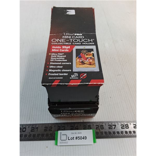 Box of 25 Magnetic Collector Card Holders
