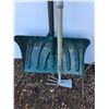 Image 3 : ** Scoop Shovel, Auger, Garden Fork, Pitch Fork - Pickup Only