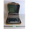 Image 1 : Vintage Remington Type Writer 14x 14x7"