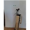 Image 1 : Golf Clubs Up to 45" With Beige Golf Bag - Pick Up