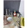Image 5 : Decorative Wicker Baskets, Serving Platter, Travel Iron, Light Fixture, Soup Bowl, Vases, Misc