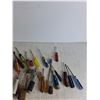 Image 3 : 30+ Screwdrivers ; Craftsman, Fuller, Misc