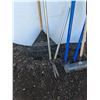 Image 2 : **Rakes, Bush Trimmers, Hole Auger, Support Bars 47", Cannot Ship
