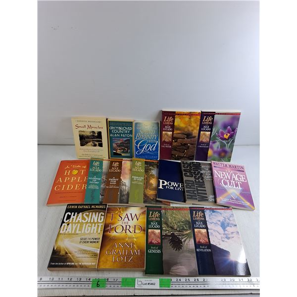 Books - Chasing Daylight, Life Lessons with Max Lucado, Small Miracles