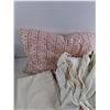 Image 5 : Feather Pillows 22" x 16" , Bed Sheets 68" x 54", Pillow Cases