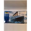 Image 2 : 1:570 Scale Titanic Famous Ocean Liner-sealed