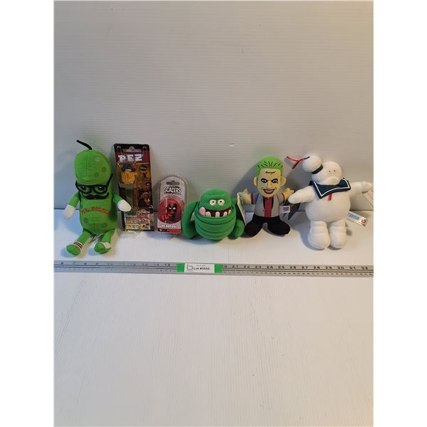 (6) Toy Figurines