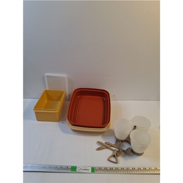 Tupperware Condiment Serving Set, Tupperware Containers (2)