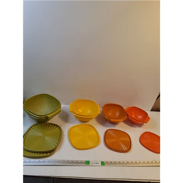 (4) Tupperware Serving Bowls Up to 8.5"