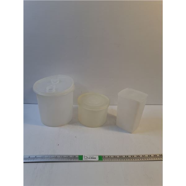 (3) White Vintage Tupperware Containers Up to 8x9"