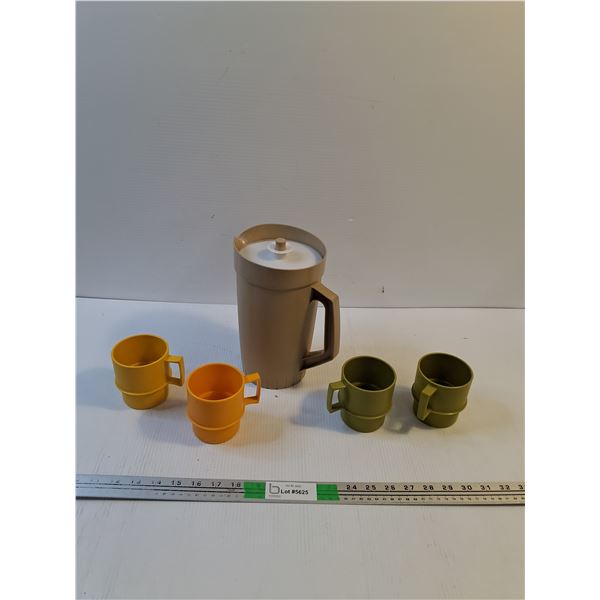 Pitcher and 4 Mugs (Tupperware)