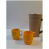 Image 2 : Pitcher and 4 Mugs (Tupperware)