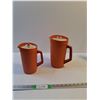 Image 1 : (2) Tupperware Pitchers Up to 9.5" Tall