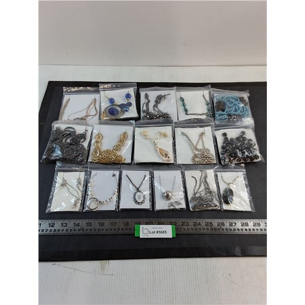 (16) New Costume Jewelry Necklaces