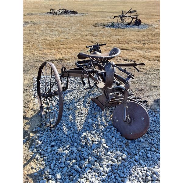 John Deere 272 Single-Bottom Plow