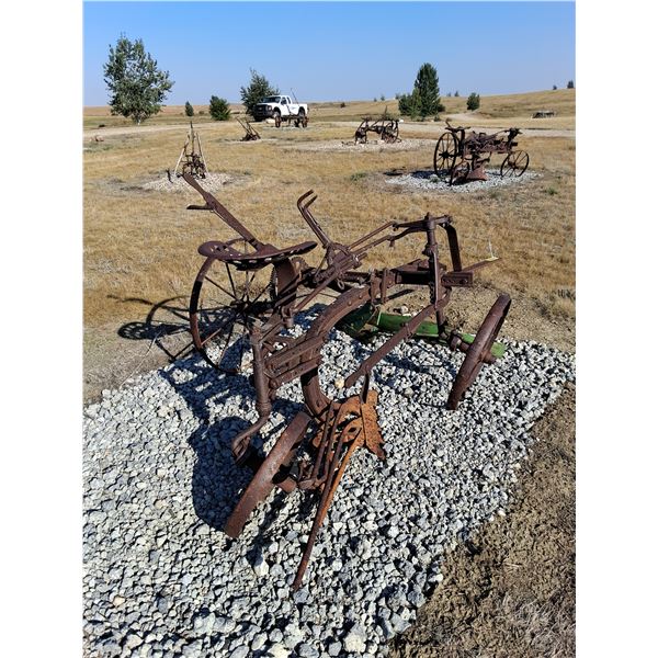 John Deere 352 Single Bottom Plow