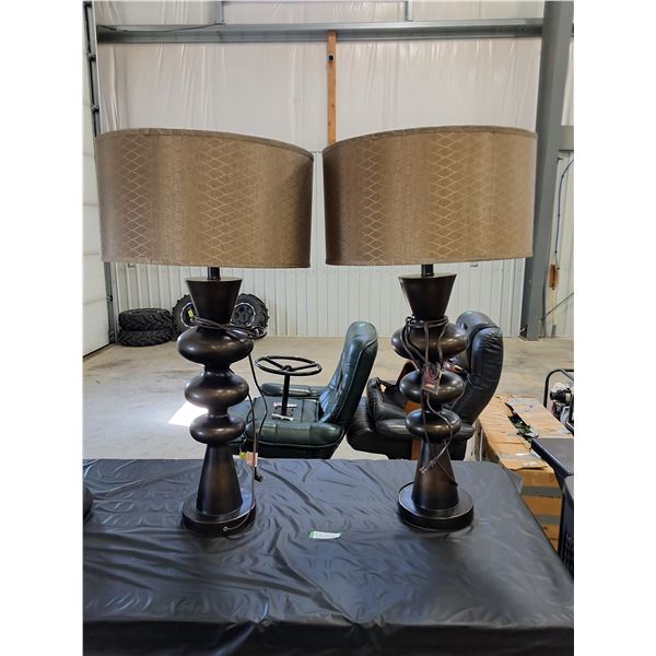 Pair of Lamps from Ashley Furniture