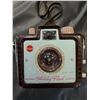 Image 2 : Brownie Target Six-16, Kodak Holiday Flash Cameras