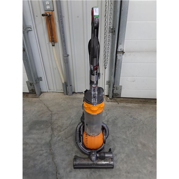 Dyson DC29 Vacuum, Powers On