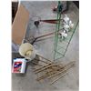 Image 4 : Garden Lot-Lights, Bamboo Trellis, Tomato Cages, Plant Food