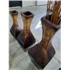 Image 4 : Set of 3 Large Vases, 1 with bamboo