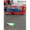 Image 1 : Racing Champions 1/64 1996 Edition Ford Stockcar with Racing Team Transporter