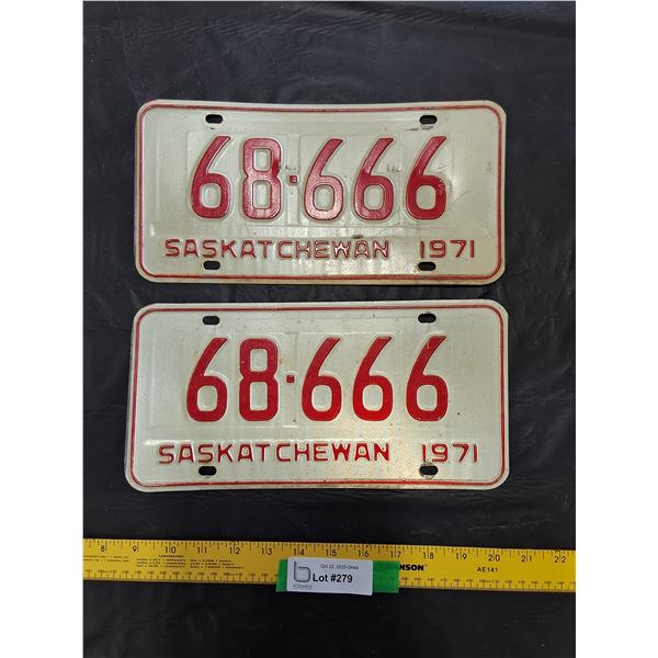 1971 Set of Saskatchewan License Plates