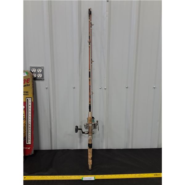 7 ft- 2 piece Shakespeare Wonderod with Daiwa 4000SC Reel