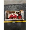 Image 1 : 1/16 International 1586 Tractor with Endloader Toy