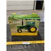 Image 4 : 1/16 1973 John Deere  4320 Tractor Toy