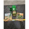 Image 1 : John Deere 30 Combine Toy and (2) Booklets