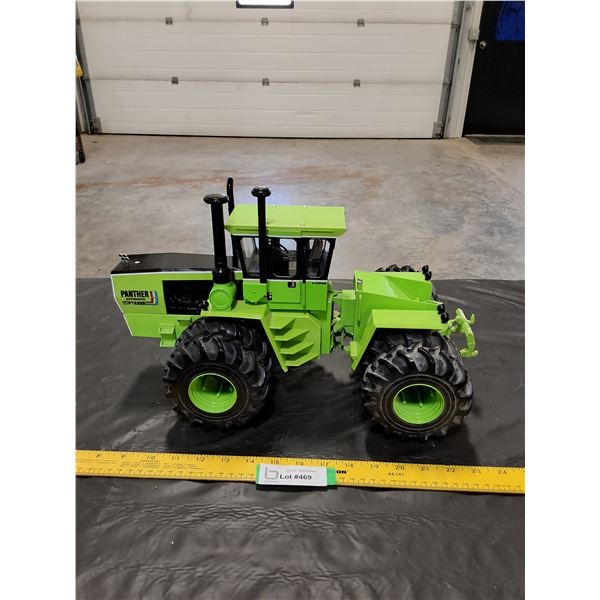 Steiger Panther Automatic PTA325 Tractor Toy