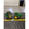 Image 1 : Die Cast ERTL John Deere and Round Baler Toy
